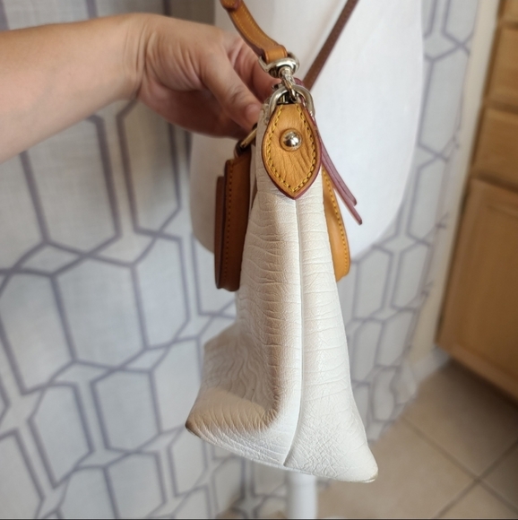 Dooney and Bourke white leather bag - Picture 4 of 14